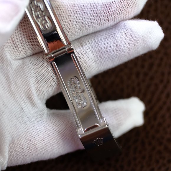 Rolex Datejust Stainless Steel Mid size White Arabic 31mm Watch - Picture 10 of 11